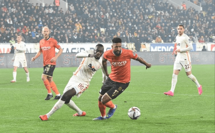 爱游戏体育-武汉三镇足球今天的比赛