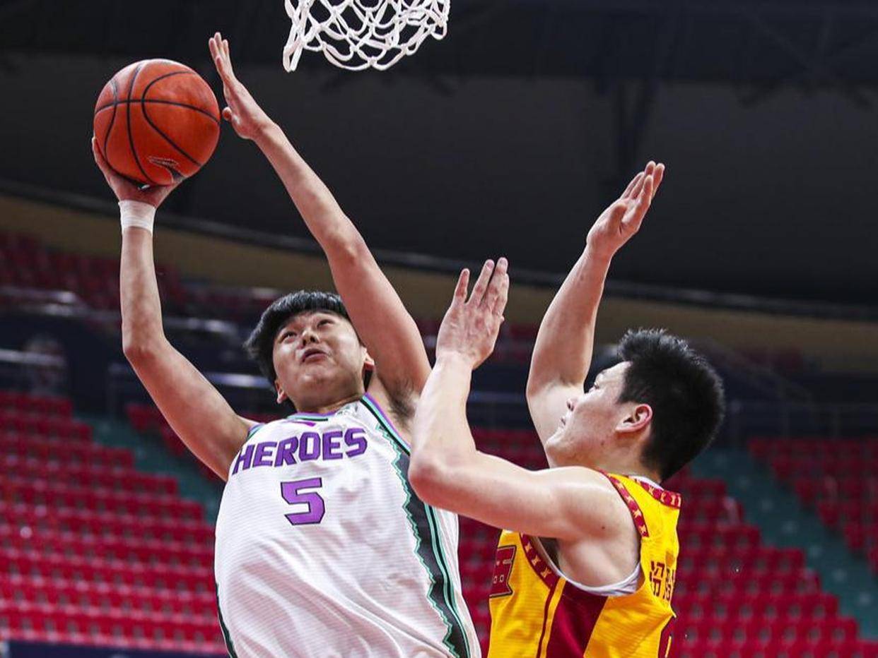 爱游戏体育-赛后山东男篮止住颓势风云突变曼联清晨更衣室发声，媒体一致点评：山东男篮围绕意甲伤情更新的简单介绍